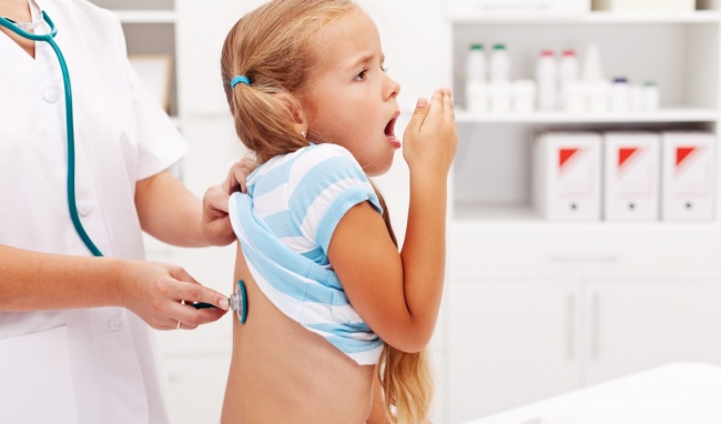 Trẻ bị viêm phổi nên ăn gì?